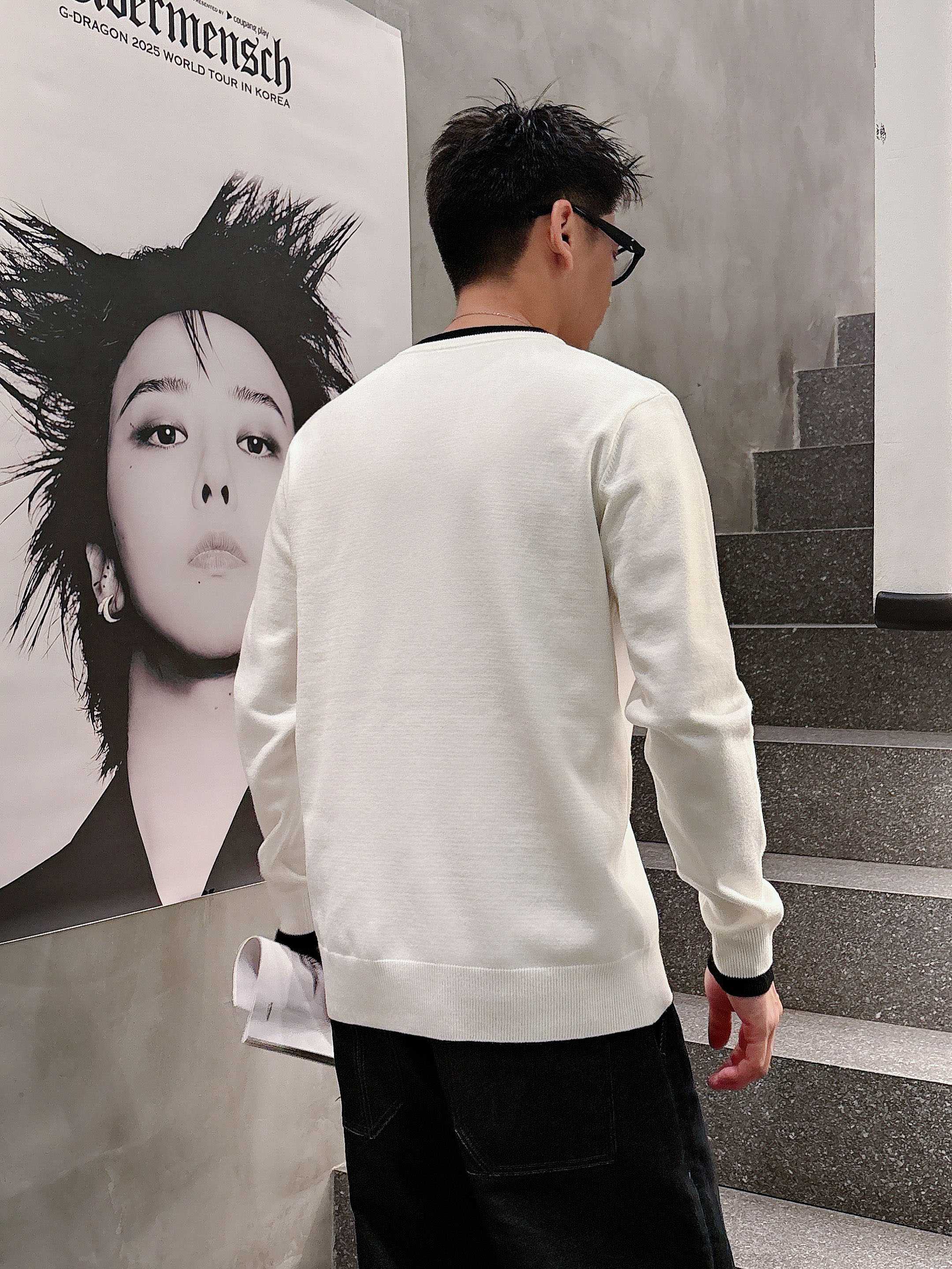 罗意威loewe 2025官网秋冬季最新款圆领毛衣，专柜同步在售爆款！特供羊毛混纺面料.手感舒适.可直接