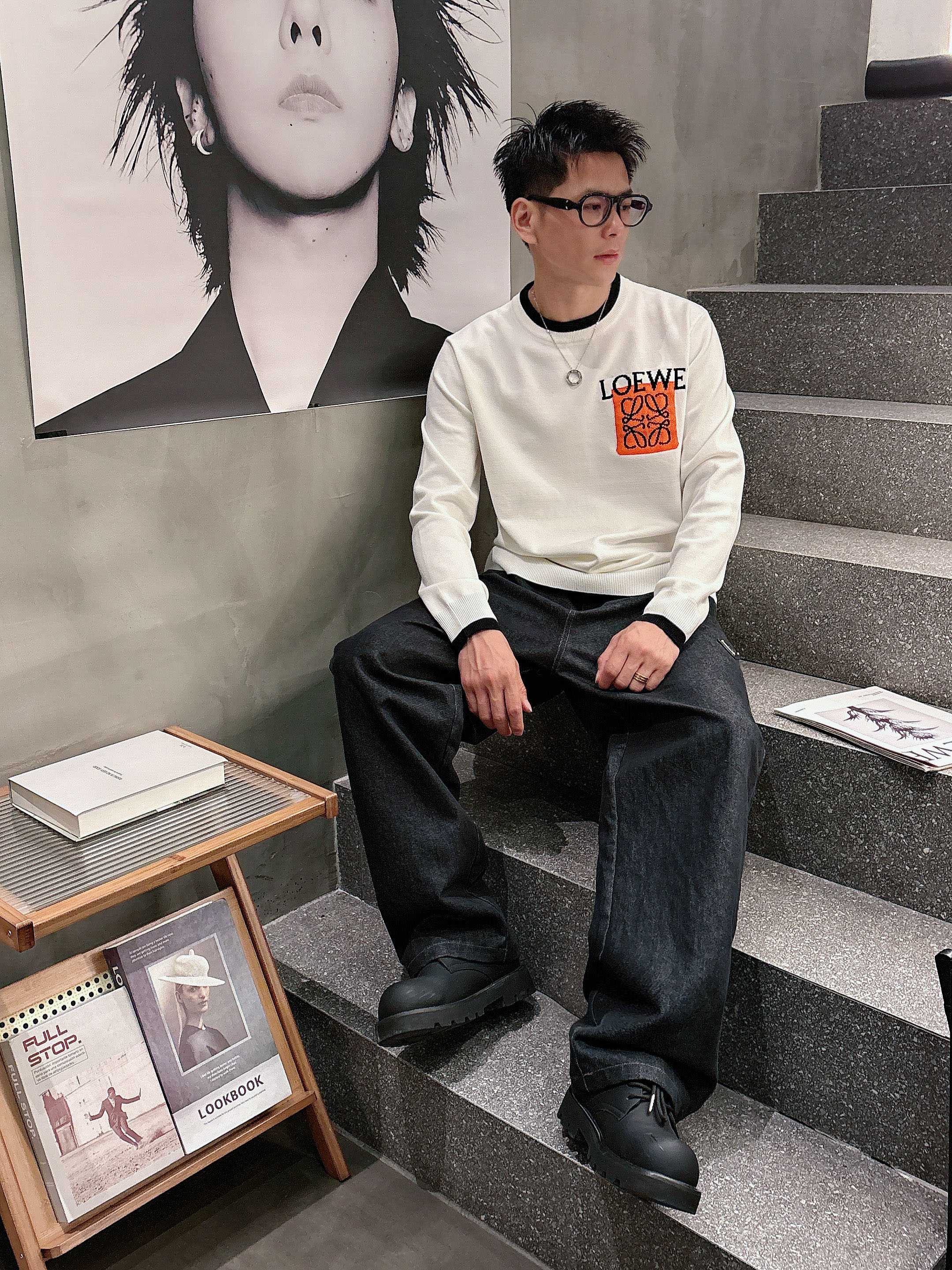 罗意威loewe 2025官网秋冬季最新款圆领毛衣，专柜同步在售爆款！特供羊毛混纺面料.手感舒适.可直接