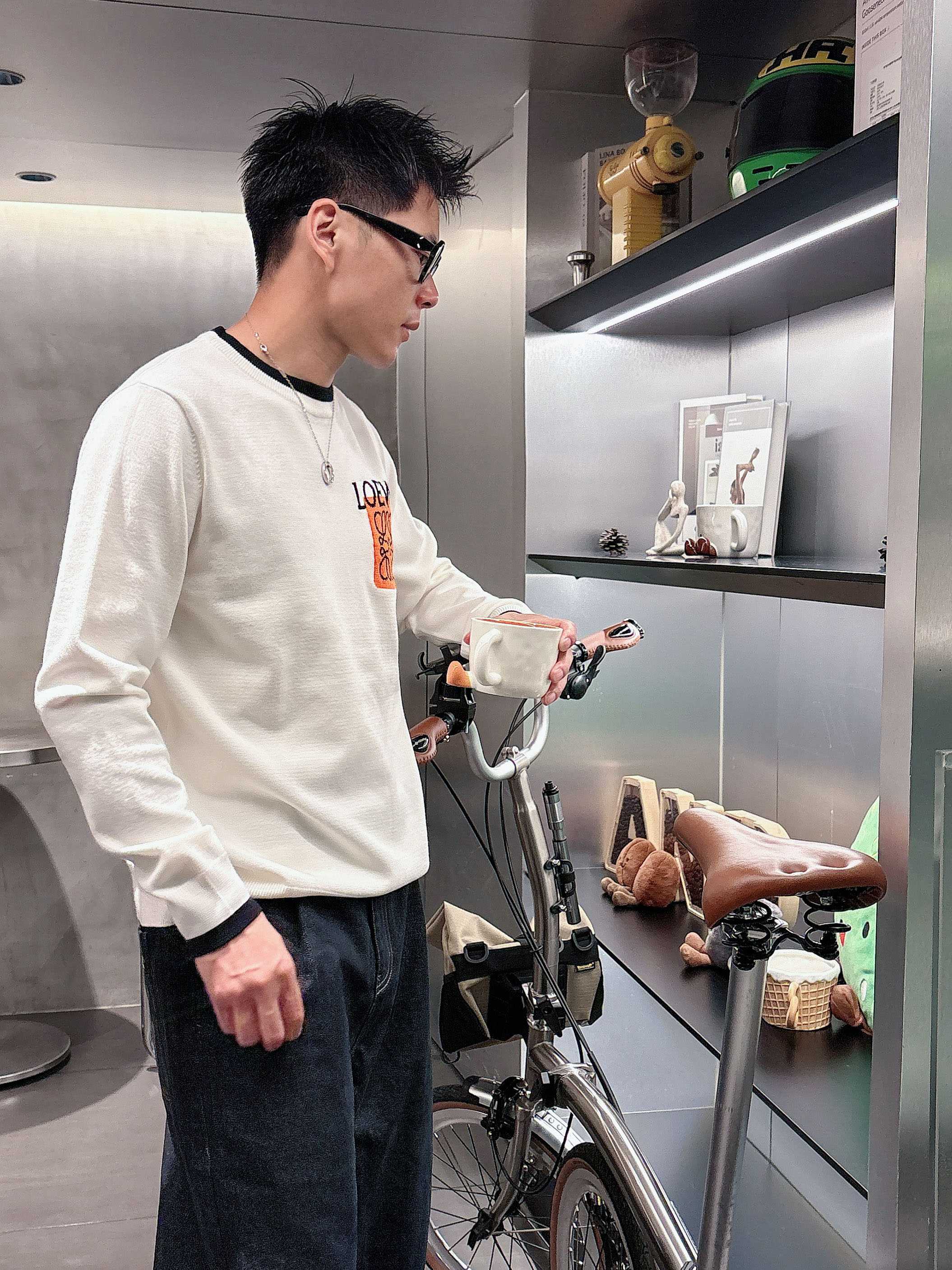罗意威loewe 2025官网秋冬季最新款圆领毛衣，专柜同步在售爆款！特供羊毛混纺面料.手感舒适.可直接