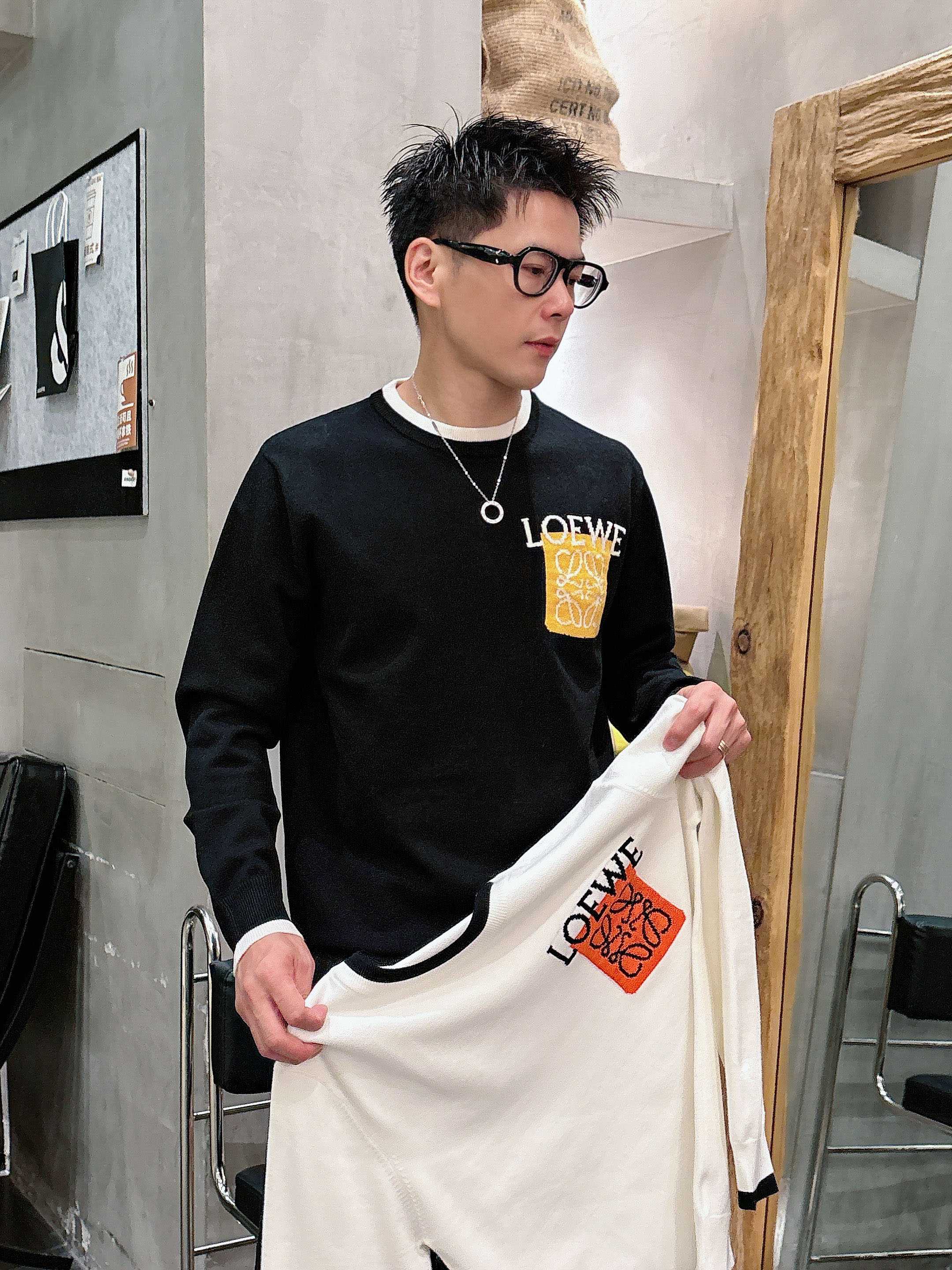 罗意威loewe 2025官网秋冬季最新款圆领毛衣，专柜同步在售爆款！特供羊毛混纺面料.手感舒适.可直接