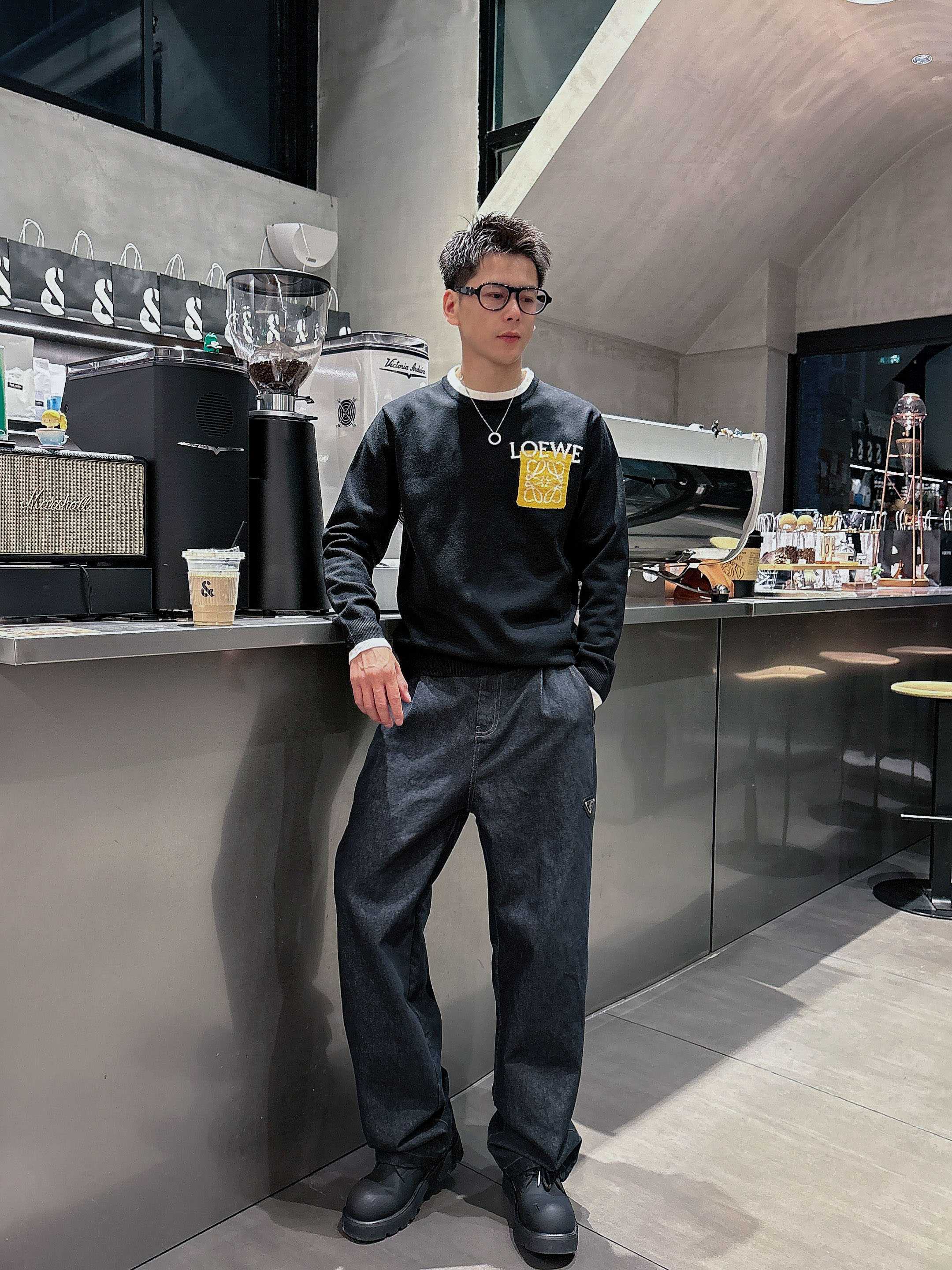 罗意威loewe 2025官网秋冬季最新款圆领毛衣，专柜同步在售爆款！特供羊毛混纺面料.手感舒适.可直接