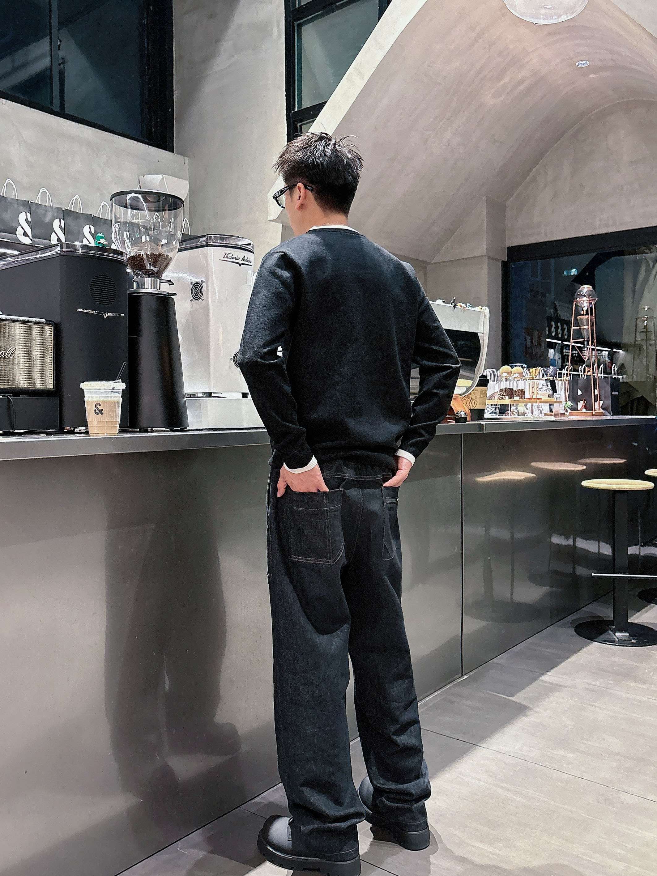 罗意威loewe 2025官网秋冬季最新款圆领毛衣，专柜同步在售爆款！特供羊毛混纺面料.手感舒适.可直接