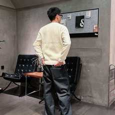 芬迪Fendi 2025官网秋冬季最新款圆领毛衣,专柜同步在售爆款!特供羊毛混纺面料.手感舒适.可直接接 芬迪Fendi 2025官网秋冬季最新款圆领毛衣,专柜同步在售爆款!特供羊毛混纺面料.手感舒适.可直接接