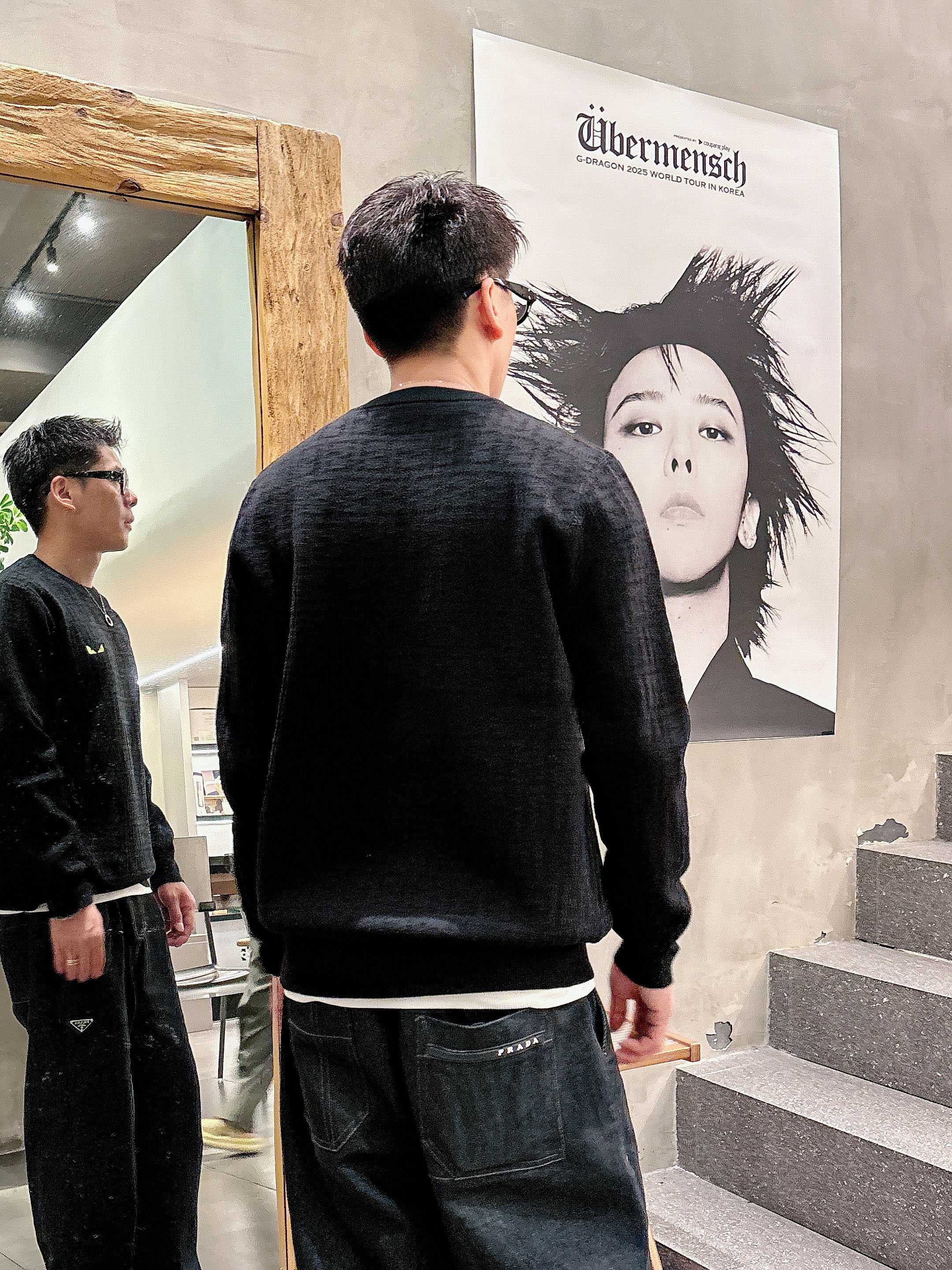 芬迪Fendi 2025官网秋冬季最新款圆领毛衣，专柜同步在售爆款！特供羊毛混纺面料.手感舒适.可直接接