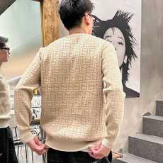 芬迪Fendi 2025官网秋冬季最新款圆领毛衣,专柜同步在售爆款!特供羊毛混纺面料.手感舒适.可直接接 芬迪Fendi 2025官网秋冬季最新款圆领毛衣,专柜同步在售爆款!特供羊毛混纺面料.手感舒适.可直接接