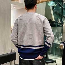 LV 2025官网秋冬季最新款圆领毛衣,专柜同步在售爆款!特供羊毛混纺面料.手感舒适.可直接接触皮肤,l LV 2025官网秋冬季最新款圆领毛衣,专柜同步在售爆款!特供羊毛混纺面料.手感舒适.可直接接触皮肤,l