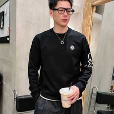 蒙口Moncler 2025官网秋冬季最新款圆领毛衣,专柜同步在售爆款!特供羊毛混纺面料.手感舒适.可直 蒙口Moncler 2025官网秋冬季最新款圆领毛衣,专柜同步在售爆款!特供羊毛混纺面料.手感舒适.可直