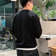 蒙口Moncler 2025官网秋冬季最新款圆领毛衣,专柜同步在售爆款!特供羊毛混纺面料.手感舒适.可直 蒙口Moncler 2025官网秋冬季最新款圆领毛衣,专柜同步在售爆款!特供羊毛混纺面料.手感舒适.可直