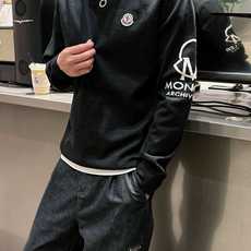 蒙口Moncler 2025官网秋冬季最新款圆领毛衣,专柜同步在售爆款!特供羊毛混纺面料.手感舒适.可直 蒙口Moncler 2025官网秋冬季最新款圆领毛衣,专柜同步在售爆款!特供羊毛混纺面料.手感舒适.可直