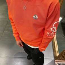 蒙口Moncler 2025官网秋冬季最新款圆领毛衣,专柜同步在售爆款!特供羊毛混纺面料.手感舒适.可直 蒙口Moncler 2025官网秋冬季最新款圆领毛衣,专柜同步在售爆款!特供羊毛混纺面料.手感舒适.可直