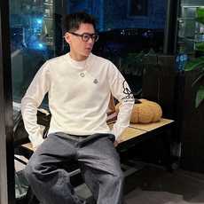 蒙口Moncler 2025官网秋冬季最新款圆领毛衣,专柜同步在售爆款!特供羊毛混纺面料.手感舒适.可直 蒙口Moncler 2025官网秋冬季最新款圆领毛衣,专柜同步在售爆款!特供羊毛混纺面料.手感舒适.可直