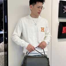 爱马仕hermes 2025官网秋冬季最新款圆领毛衣,专柜同步在售爆款!特供羊毛混纺面料.手感舒适.可直 爱马仕hermes 2025官网秋冬季最新款圆领毛衣,专柜同步在售爆款!特供羊毛混纺面料.手感舒适.可直