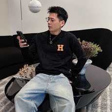爱马仕hermes 2025官网秋冬季最新款圆领毛衣,专柜同步在售爆款!特供羊毛混纺面料.手感舒适.可直 爱马仕hermes 2025官网秋冬季最新款圆领毛衣,专柜同步在售爆款!特供羊毛混纺面料.手感舒适.可直