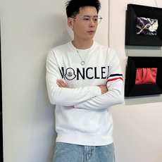 蒙口moncler 2025官网秋冬季最新款圆领毛衣,专柜同步在售爆款!特供羊毛混纺面料.手感舒适.可直 蒙口moncler 2025官网秋冬季最新款圆领毛衣,专柜同步在售爆款!特供羊毛混纺面料.手感舒适.可直