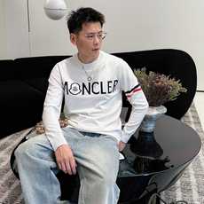 蒙口moncler 2025官网秋冬季最新款圆领毛衣,专柜同步在售爆款!特供羊毛混纺面料.手感舒适.可直 蒙口moncler 2025官网秋冬季最新款圆领毛衣,专柜同步在售爆款!特供羊毛混纺面料.手感舒适.可直
