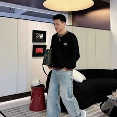 古驰Gucci 2025官网秋冬季最新款圆领毛衣,专柜同步在售爆款!特供羊毛混纺面料.手感舒适.可直接接 古驰Gucci 2025官网秋冬季最新款圆领毛衣,专柜同步在售爆款!特供羊毛混纺面料.手感舒适.可直接接