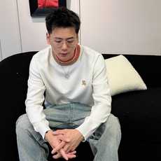 巴宝莉bur 2025官网秋冬季最新款圆领毛衣,专柜同步在售爆款!特供羊毛混纺面料.手感舒适.可直接接触 巴宝莉bur 2025官网秋冬季最新款圆领毛衣,专柜同步在售爆款!特供羊毛混纺面料.手感舒适.可直接接触