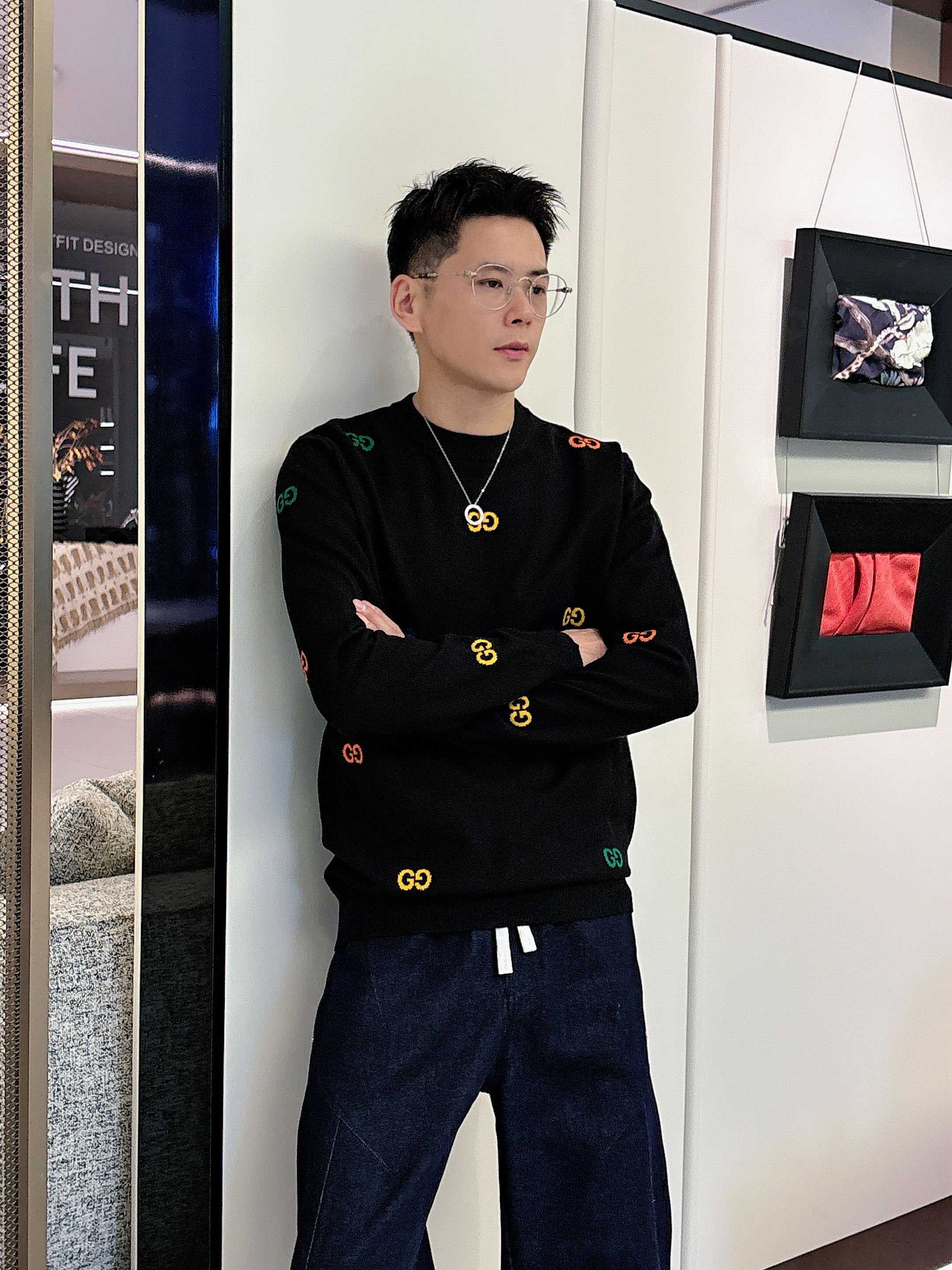 · 古驰Gucci 2025官网秋冬季最新款圆领毛衣，专柜同步在售爆款！特供羊毛混纺面料.手感舒适.可直