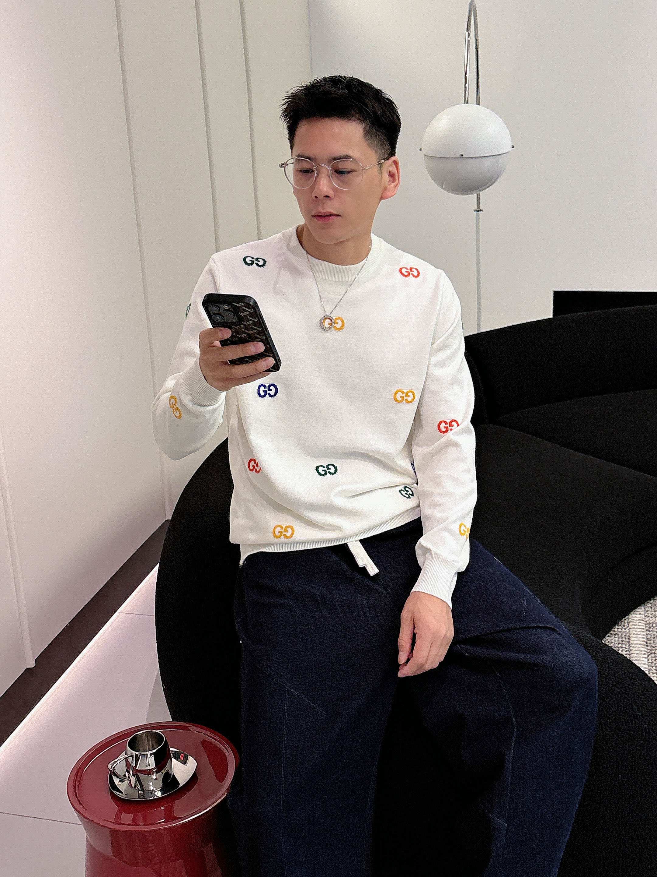 · 古驰Gucci 2025官网秋冬季最新款圆领毛衣，专柜同步在售爆款！特供羊毛混纺面料.手感舒适.可直