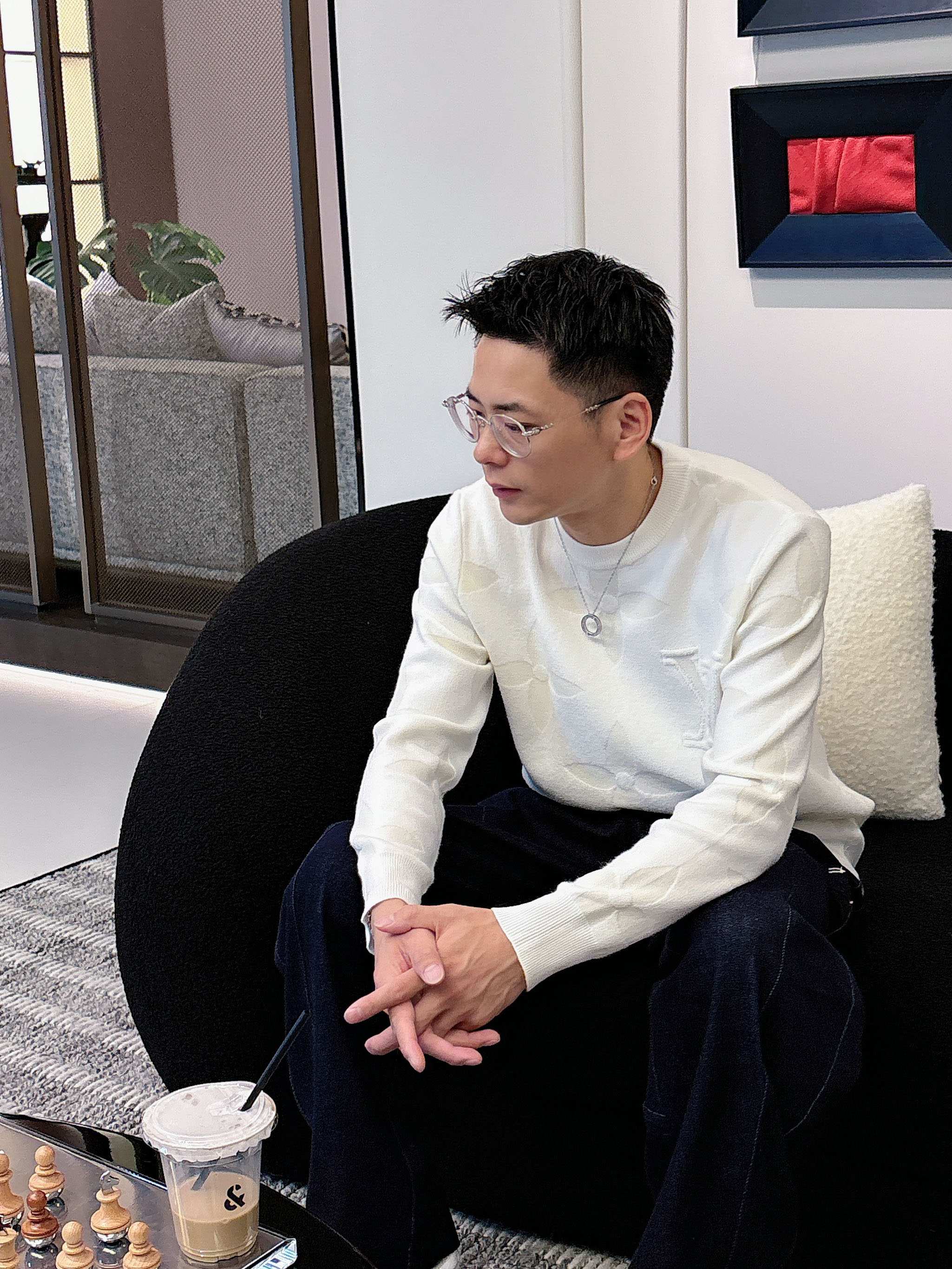 · LV 2025官网秋冬季最新款圆领毛衣，专柜同步在售爆款！特供羊毛混纺面料.手感舒适.可直接接触皮肤