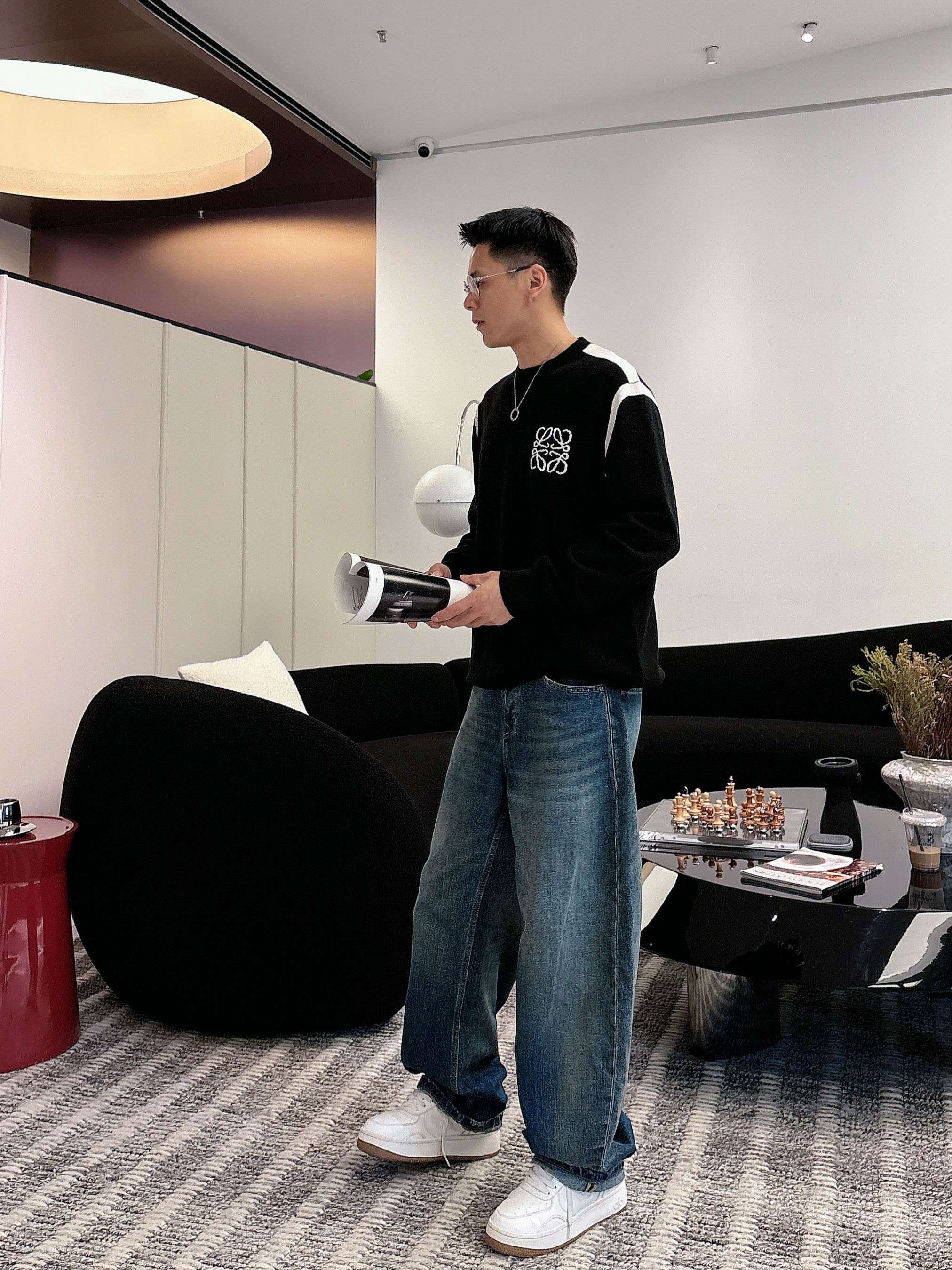 · 罗意威loewe 2025官网秋冬季最新款圆领毛衣，专柜同步在售爆款！特供羊毛混纺面料.手感舒适.可