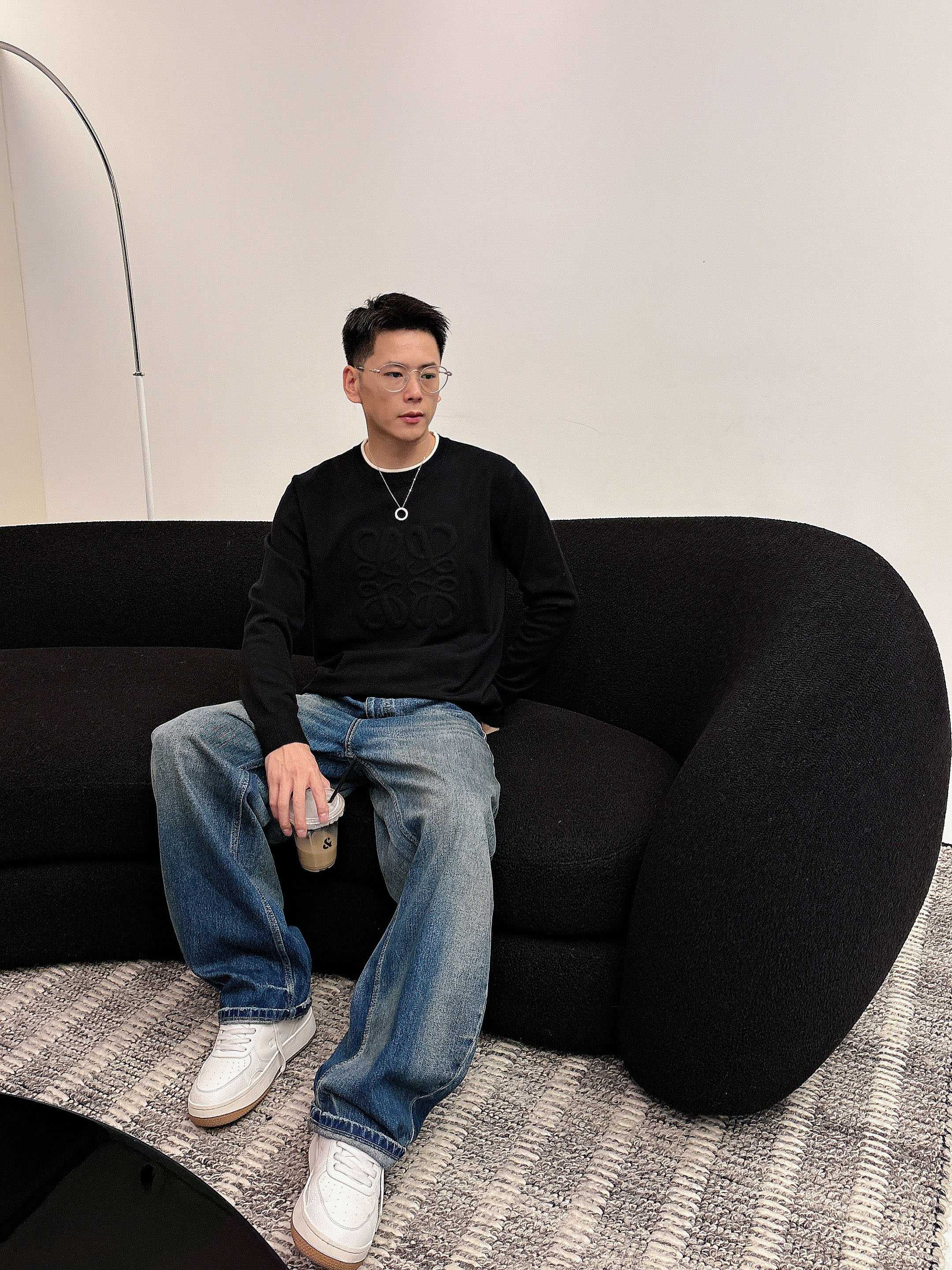 · 罗意威loewe 2025官网秋冬季最新款圆领毛衣，专柜同步在售爆款！特供羊毛混纺面料.手感舒适.可