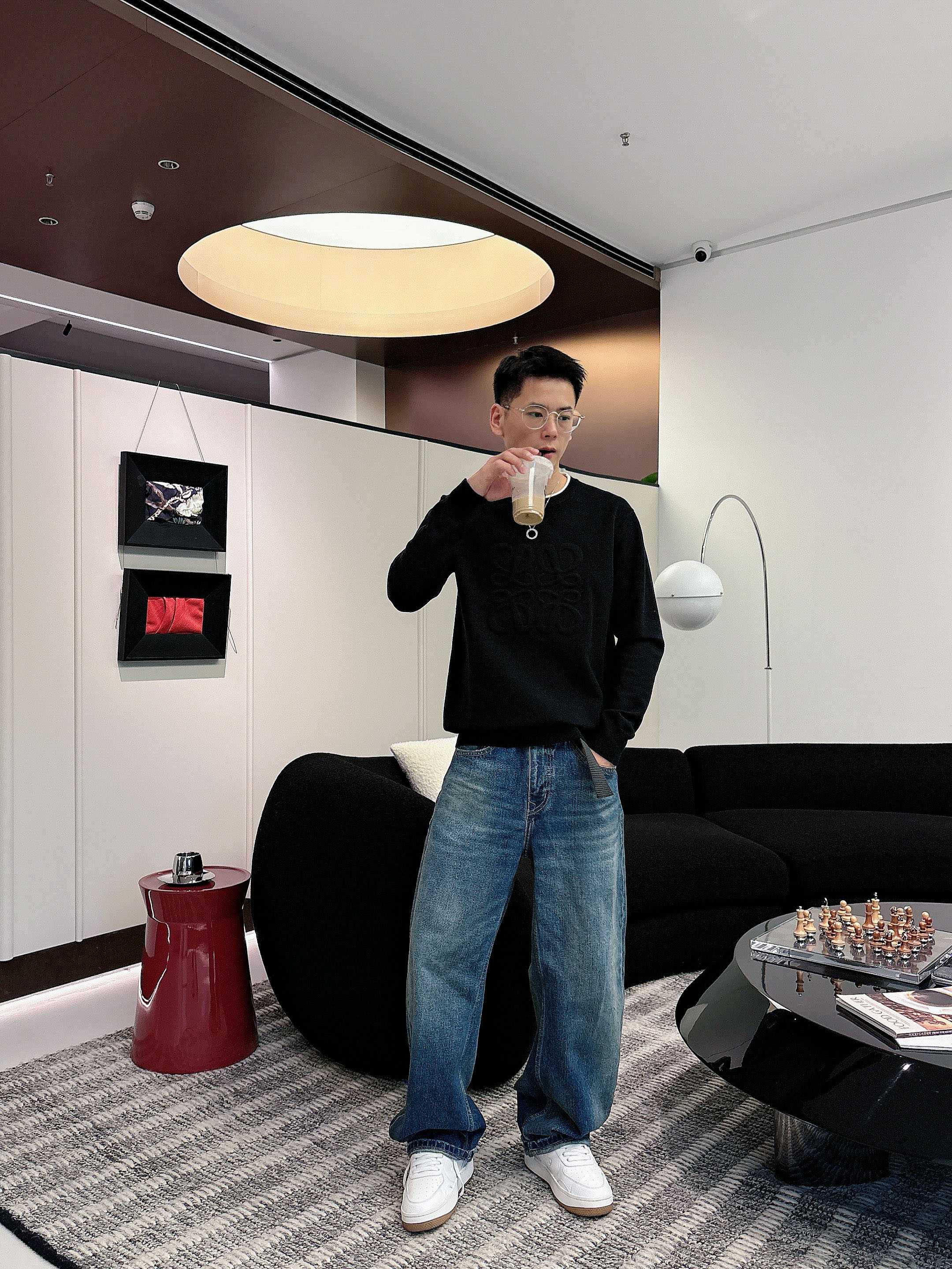 · 罗意威loewe 2025官网秋冬季最新款圆领毛衣，专柜同步在售爆款！特供羊毛混纺面料.手感舒适.可