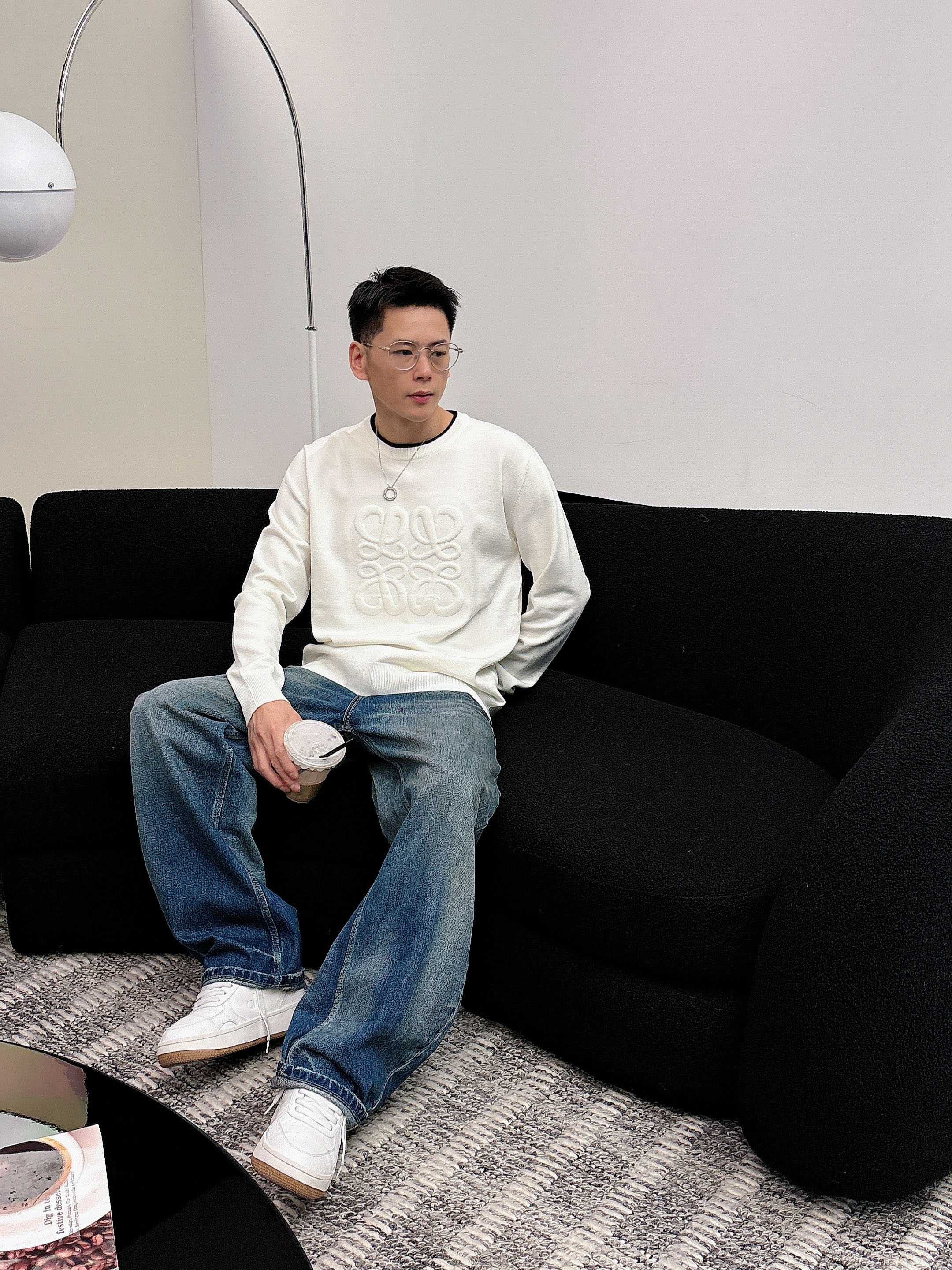 · 罗意威loewe 2025官网秋冬季最新款圆领毛衣，专柜同步在售爆款！特供羊毛混纺面料.手感舒适.可