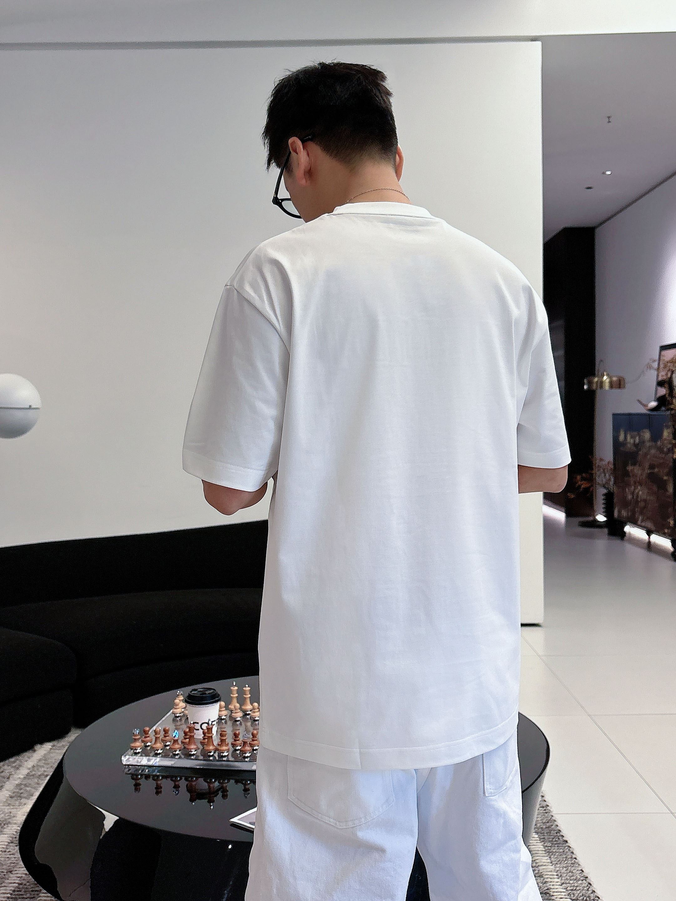 Fendi men 2026 New New T ！ logo . . . . . ！ ！ — photo 4