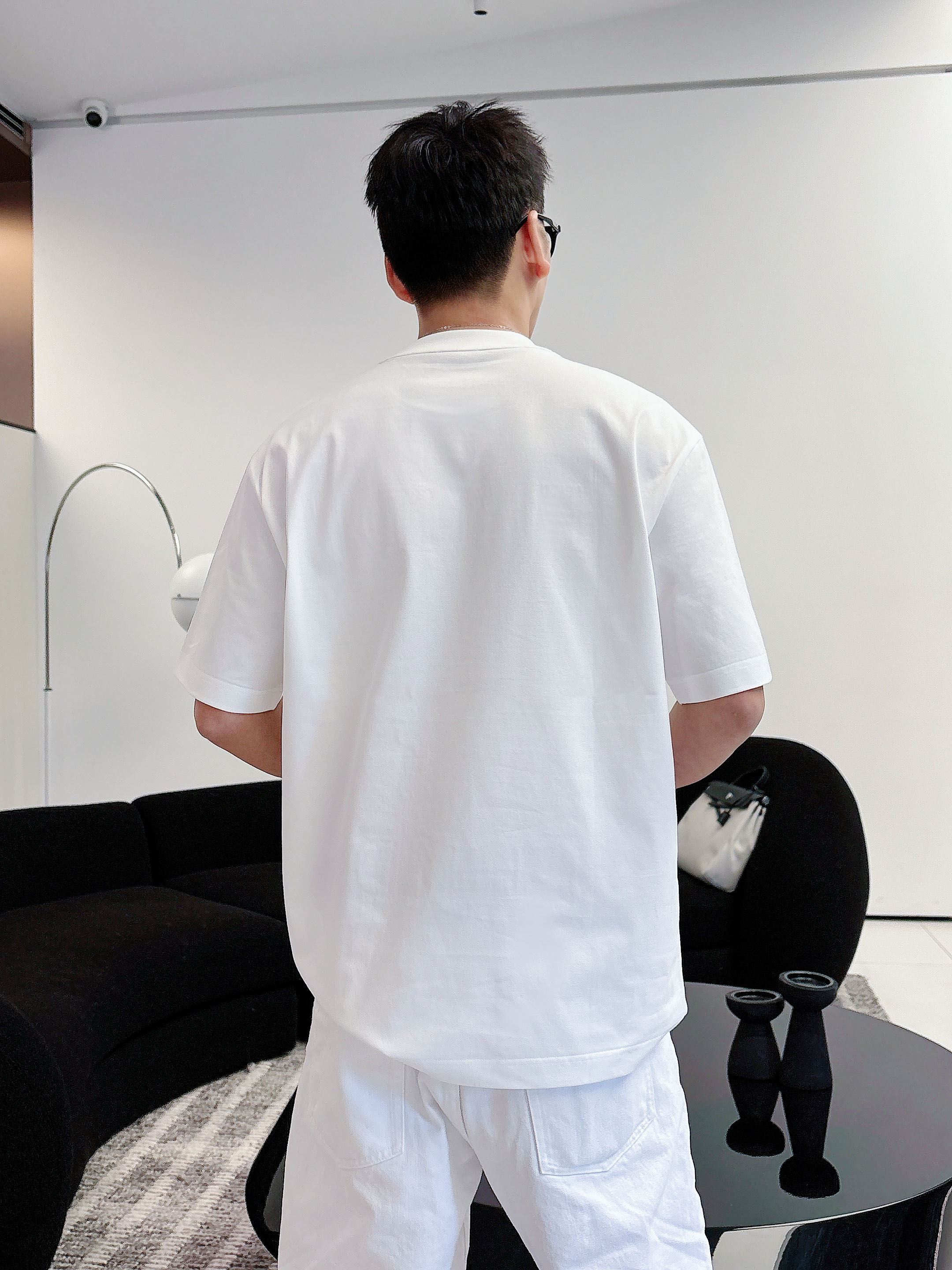 Fendi men 2026 New New T ！ logo . . . . . ！ ！ — photo 2