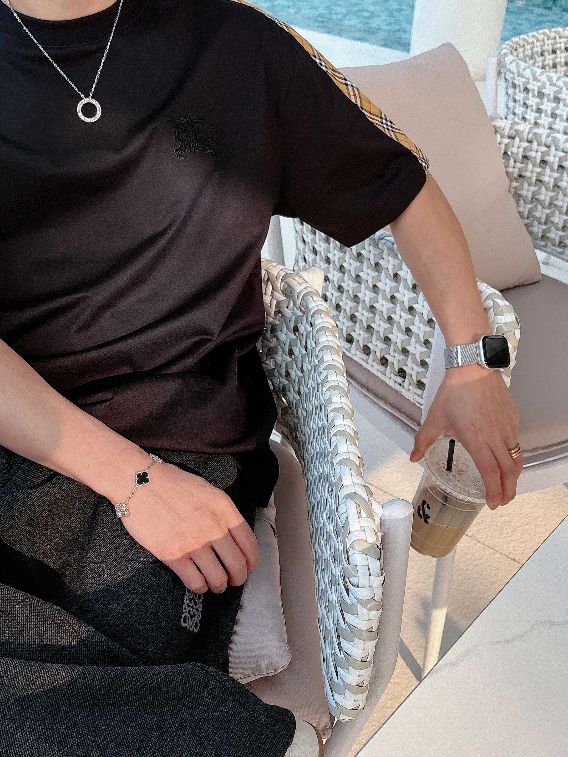 巴宝莉#BUR 2026春夏新款首发专柜最新款短袖圆领T恤 高端订制 设计前卫时尚！品牌logo重工艺设