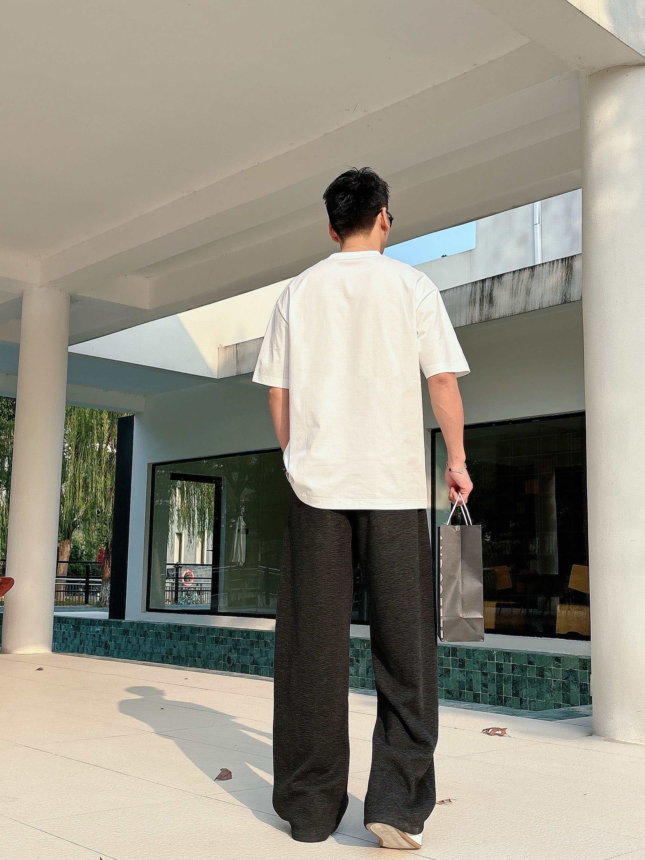 巴宝莉#BUR 2026春夏新款首发专柜最新款短袖圆领T恤 高端订制 设计前卫时尚！品牌logo重工艺设