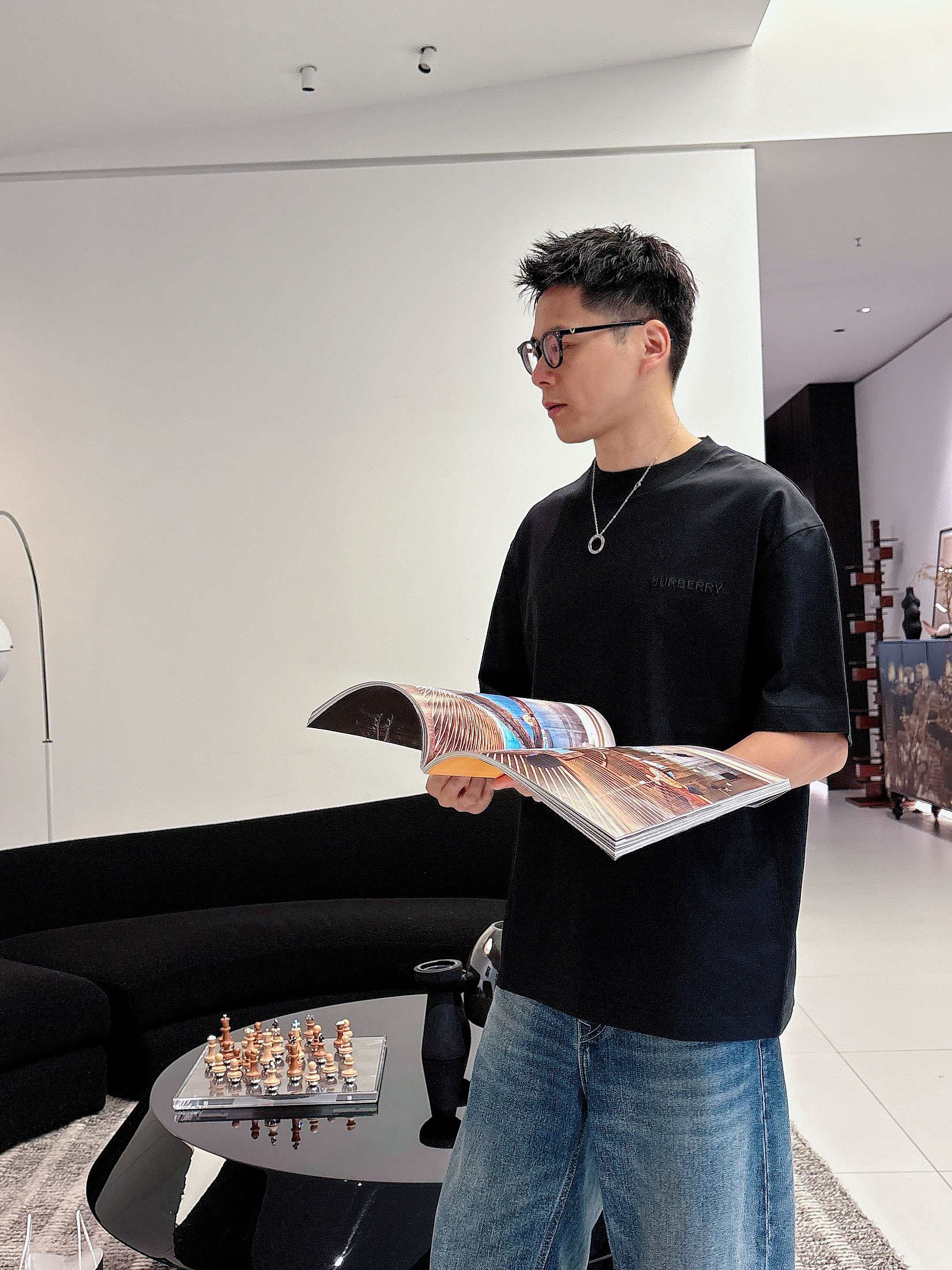 巴宝莉#BUR 2026春夏新款首发专柜最新款短袖圆领T恤 高端订制 设计前卫时尚！品牌logo重工艺设