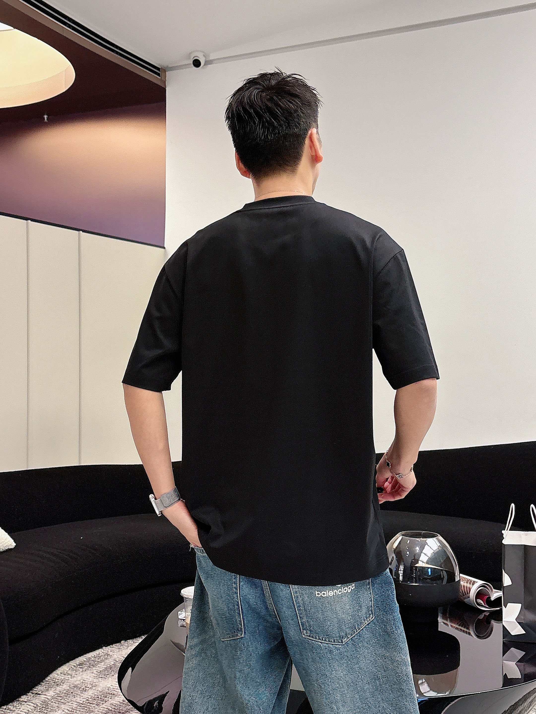 巴宝莉#BUR 2026春夏新款首发专柜最新款短袖圆领T恤 高端订制 设计前卫时尚！品牌logo重工艺设