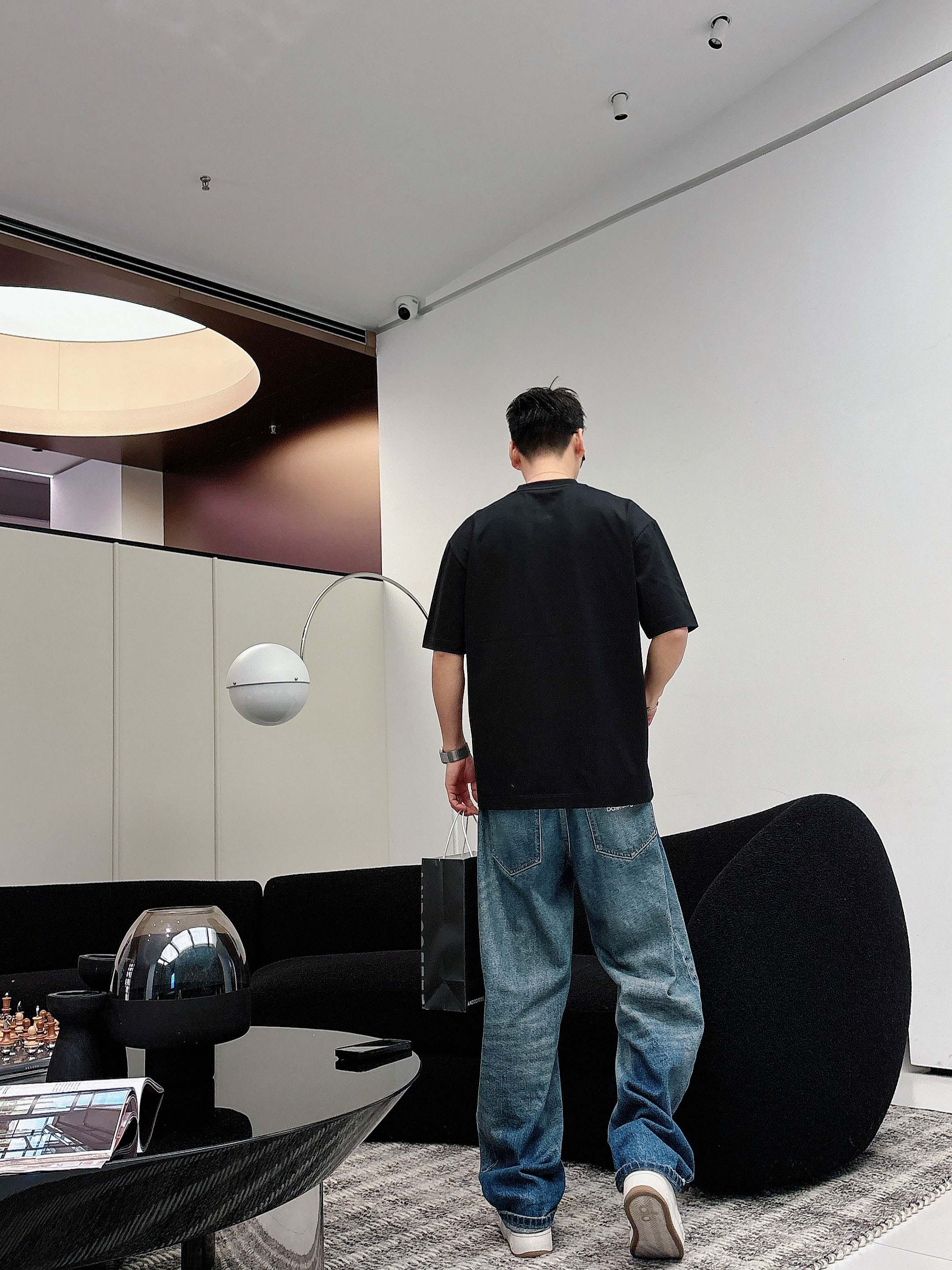 巴宝莉#BUR 2026春夏新款首发专柜最新款短袖圆领T恤 高端订制 设计前卫时尚！品牌logo重工艺设