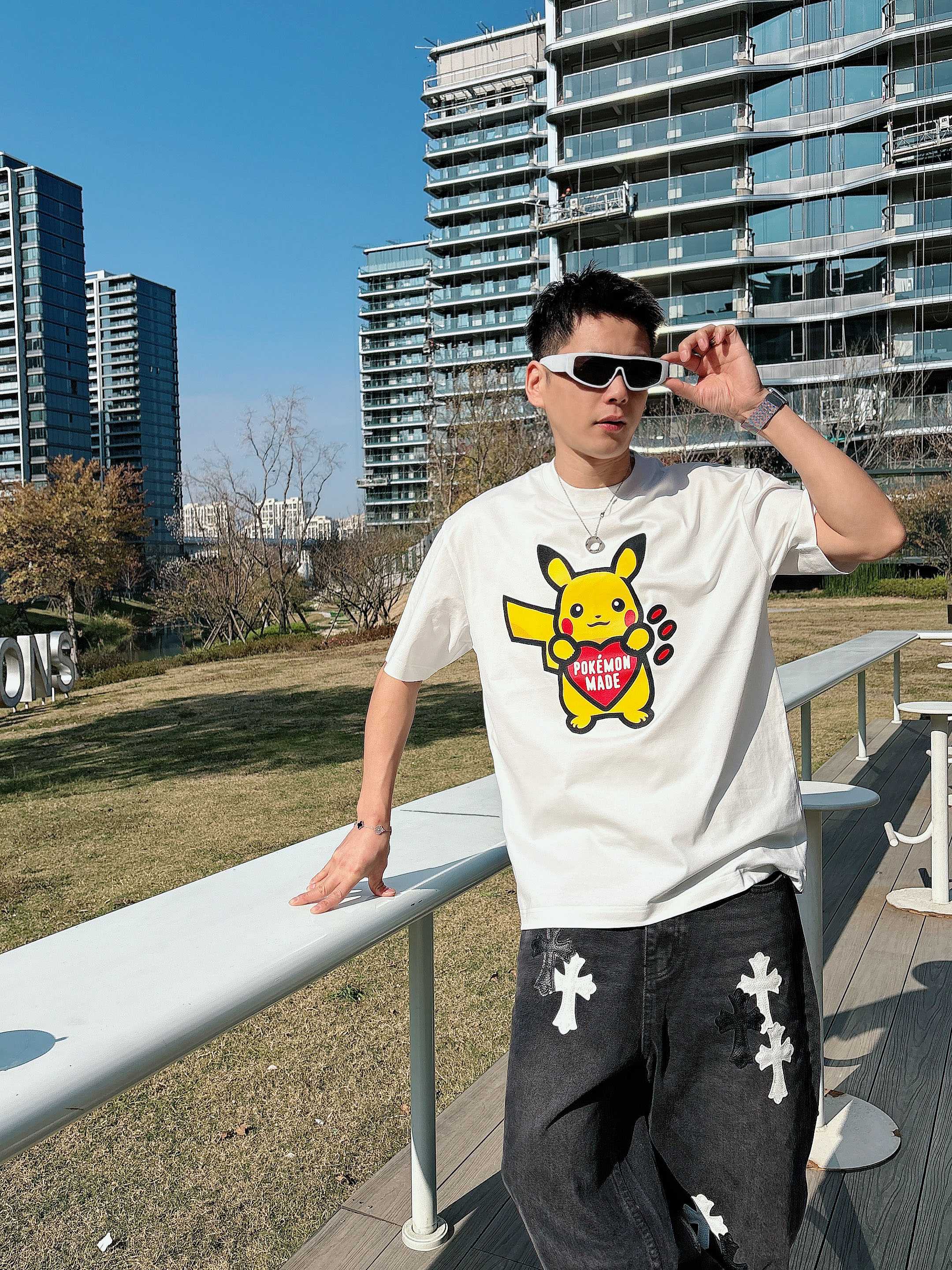 HUMAN 2026春夏新款首发专柜最新款短袖圆领T恤 高端订制 设计前卫时尚！品牌logo重工艺设计 