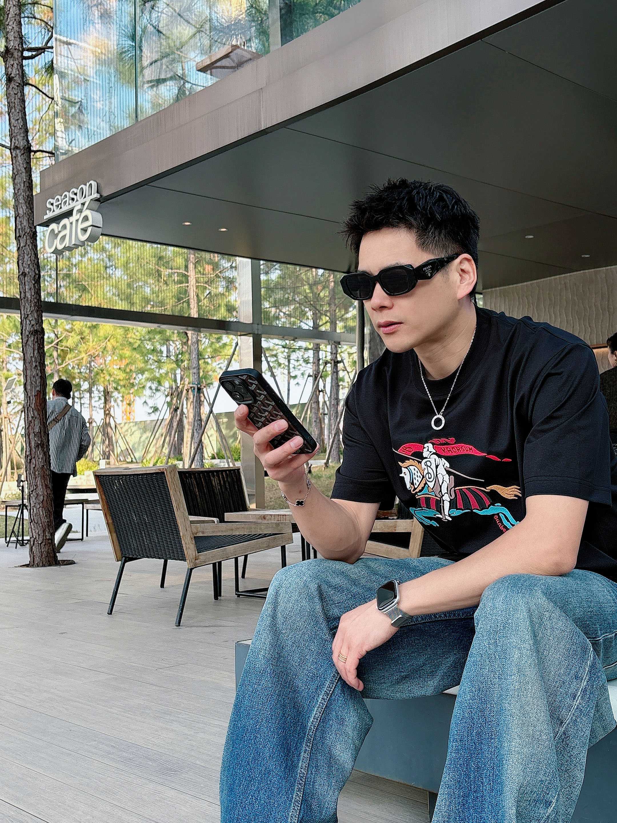 巴宝莉#BUR 2026春夏新款首发专柜最新款短袖圆领T恤 高端订制 设计前卫时尚！品牌logo重工艺设