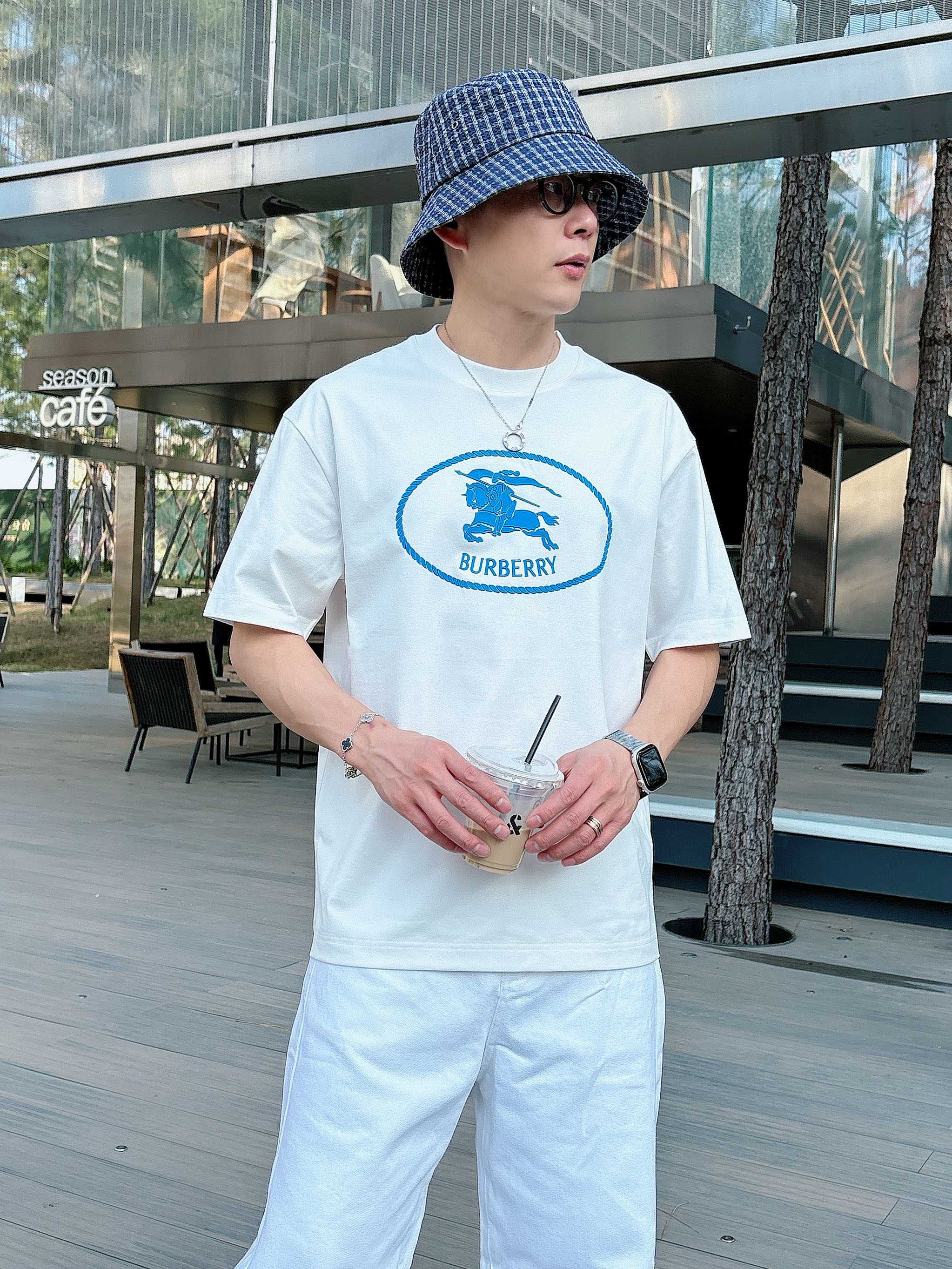 巴宝莉#BUR 2026春夏新款首发专柜最新款短袖圆领T恤 高端订制 设计前卫时尚！品牌logo重工艺设