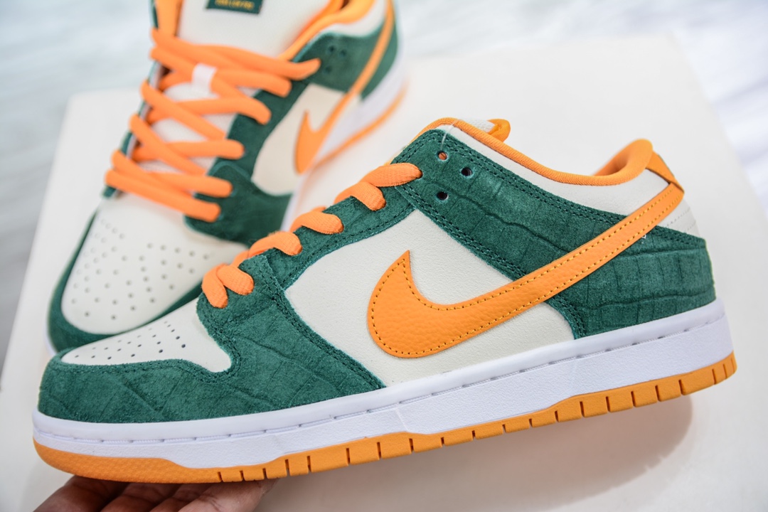 Top pure original Nike SB Dunk Low Pro Green Orange 304292-383