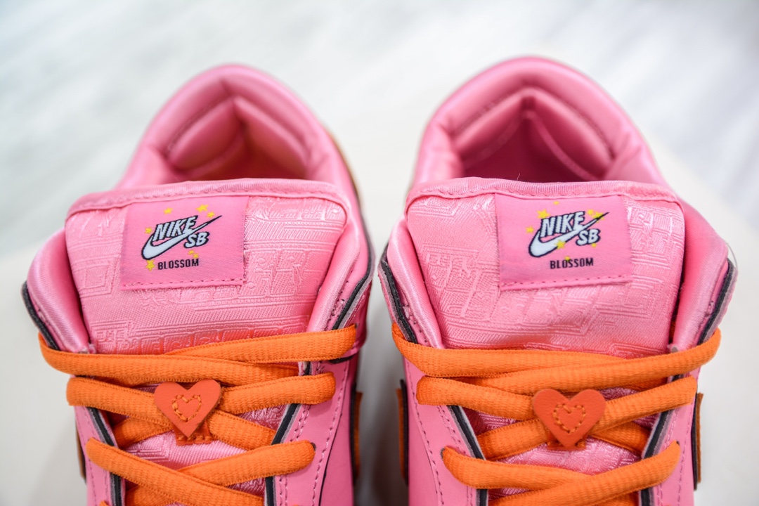 Top纯原 The Powerpuff Girls x Nike SB Dunk Low 飞天小女警联名 粉色花花 FD2631-600