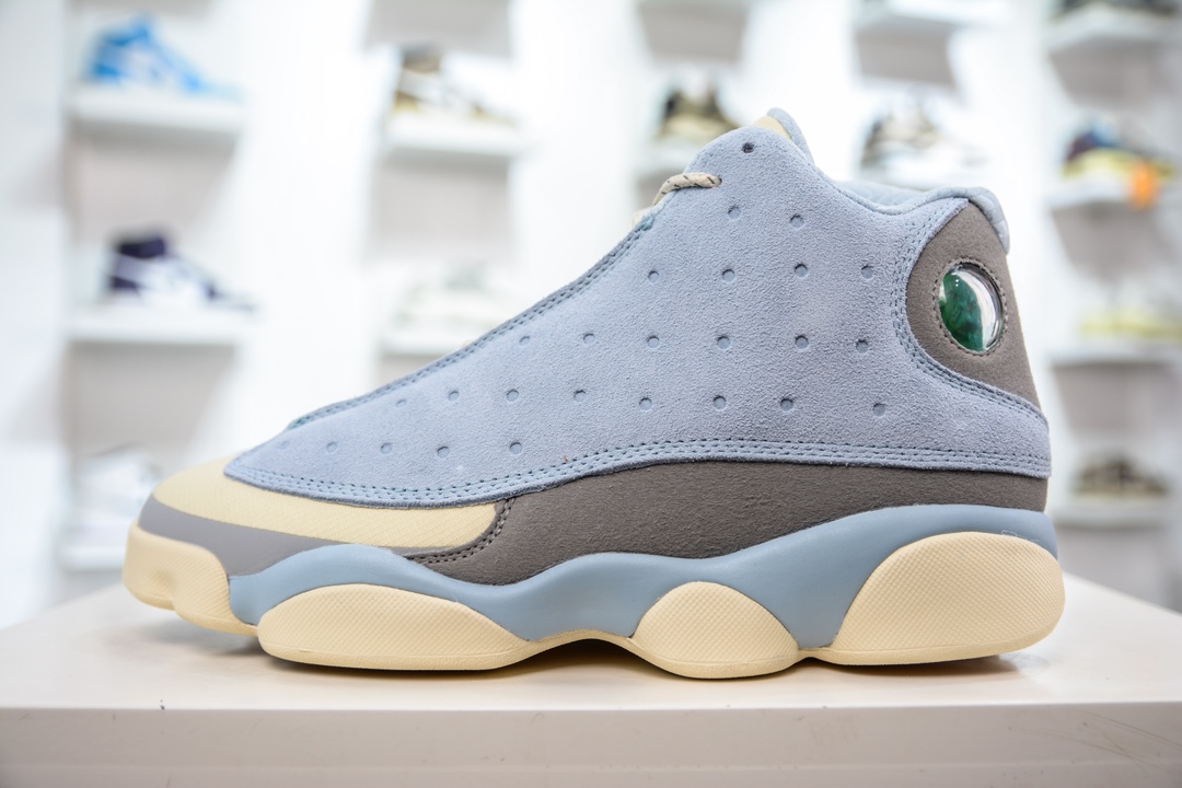 300 Solefly x Air Jordan AJ13 Retro 浅蓝色 DX5763-100