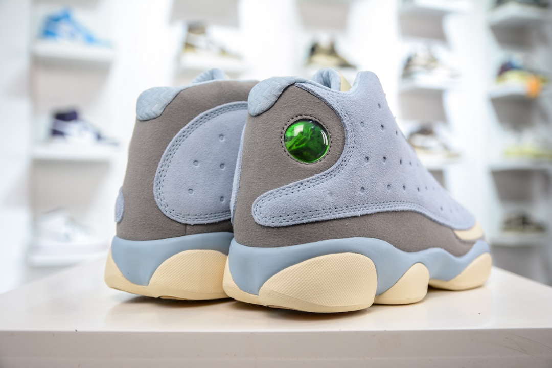 300 Solefly x Air Jordan AJ13 Retro 浅蓝色 DX5763-100