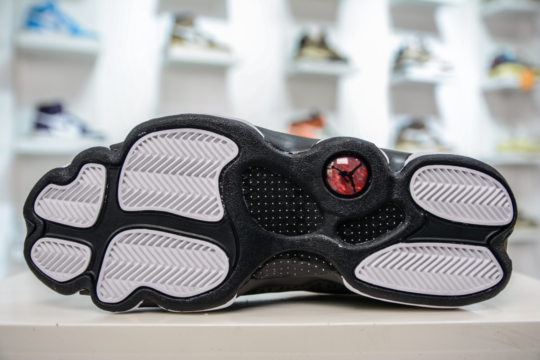 300 Air Jordan AJ13 Retro 黑白慈善 888164-112