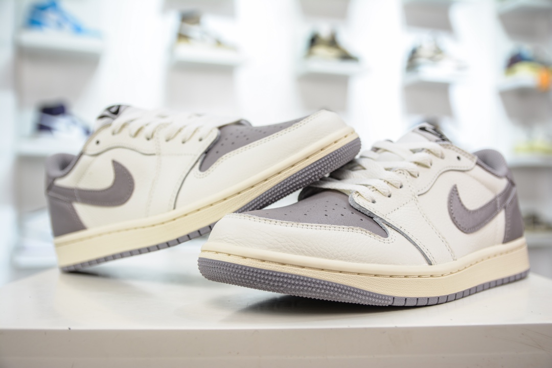 DT version of the original Air Jordan 1 Low white and gray color CZ0790-101