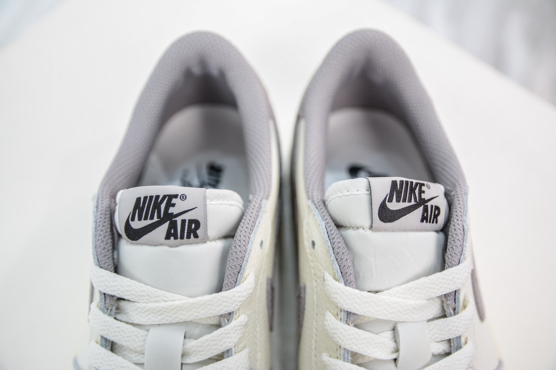 DT version of the original Air Jordan 1 Low white and gray color CZ0790-101