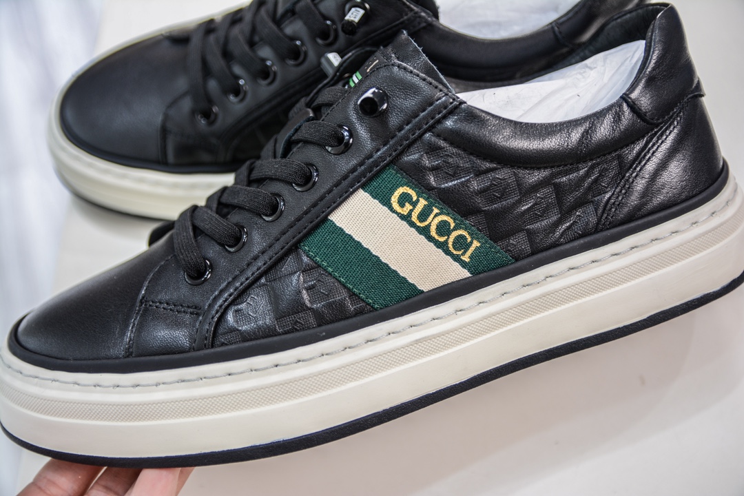 Gucci's latest men's shoes this year in Hong Kong - counter synchronization