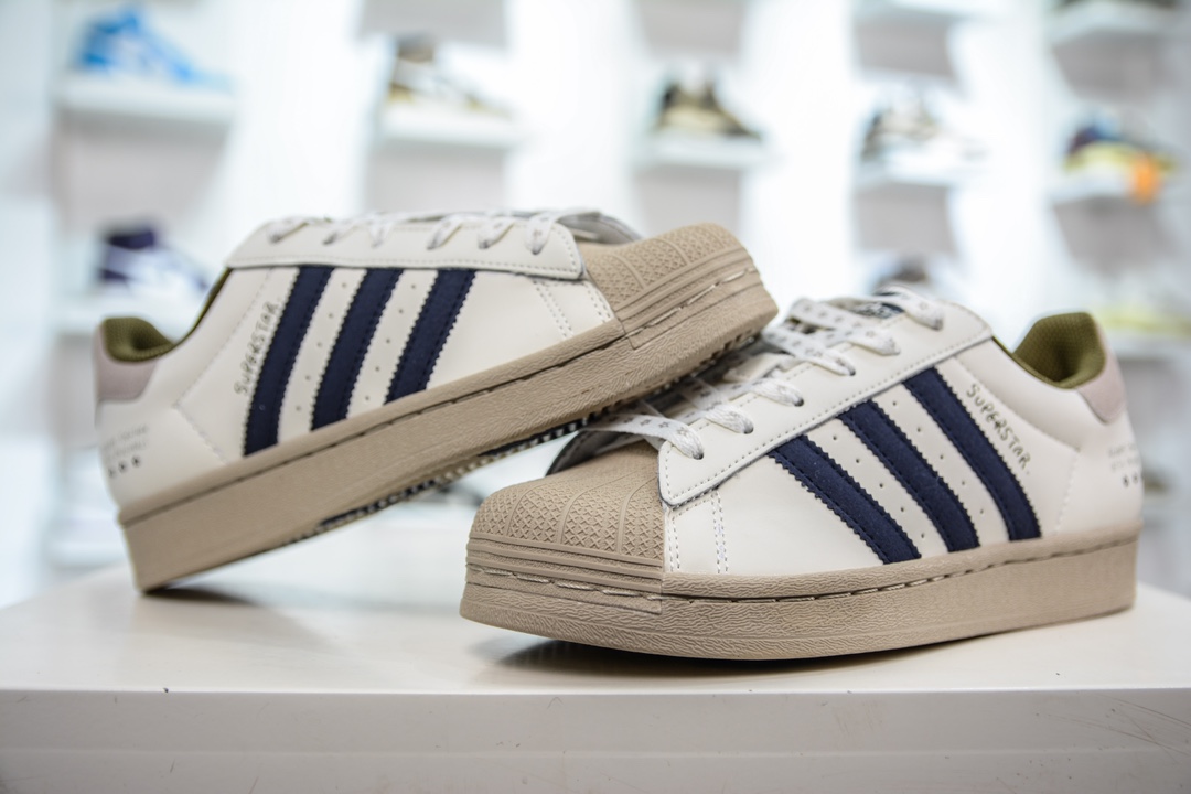 150 Adidas   Originals Superstar 经典复古贝壳头板鞋 IG3852