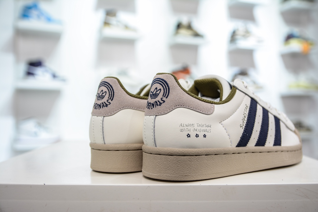 150 Adidas   Originals Superstar 经典复古贝壳头板鞋 IG3852