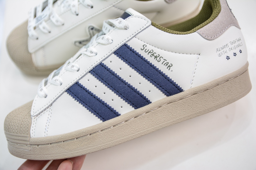 150 Adidas   Originals Superstar 经典复古贝壳头板鞋 IG3852