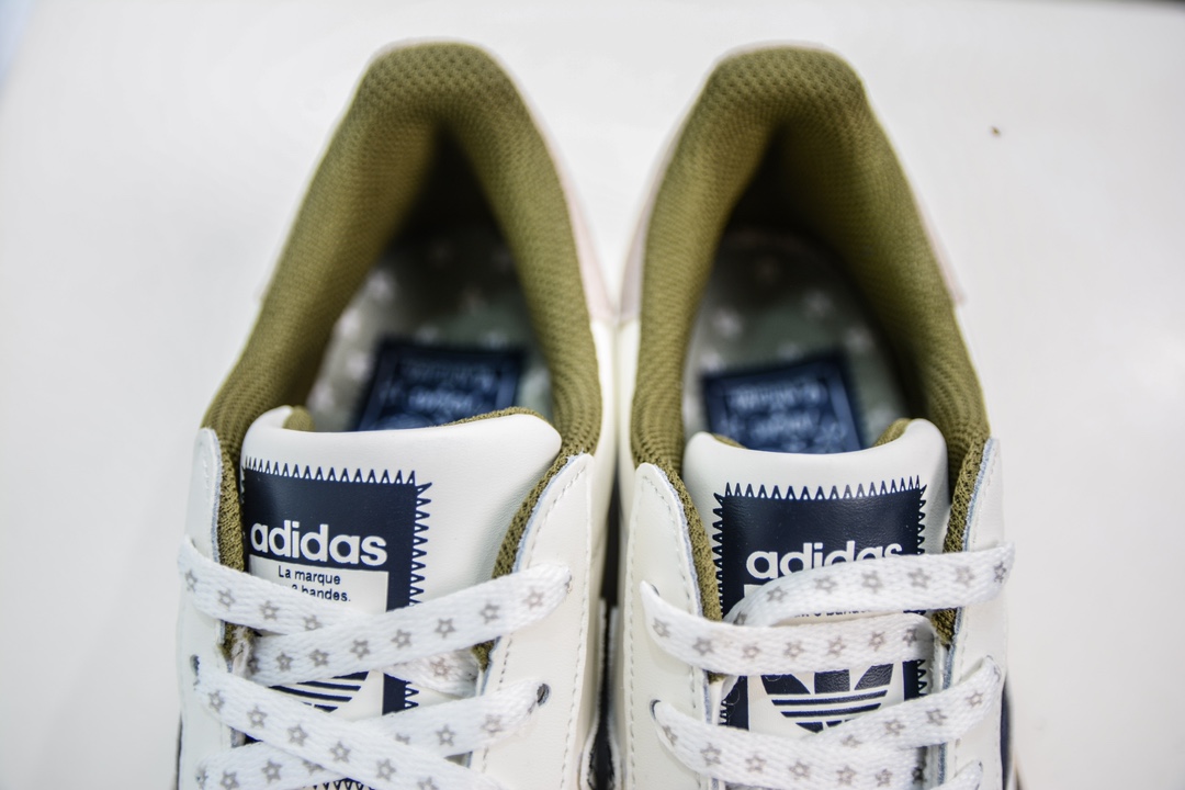 150 Adidas   Originals Superstar 经典复古贝壳头板鞋 IG3852